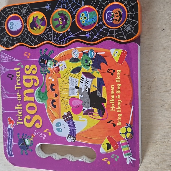 H4 NEW Cottage Door Trick-or-Treat Songs Musical Board Book Purple Push Button - Picture 1 of 9